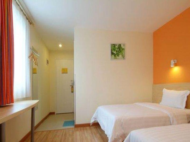 7 Days Inn Huludao Xin Hua Street Hua Ji Road Branch Kültér fotó